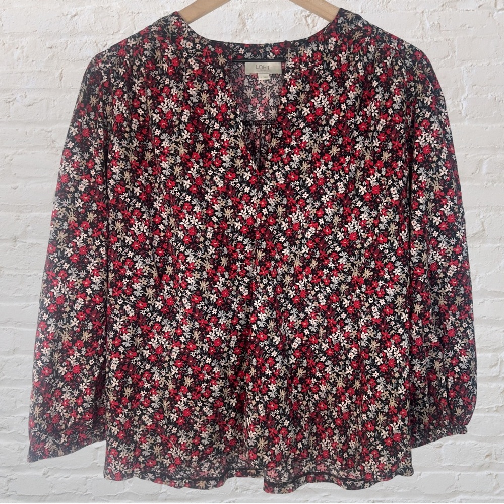 Loft Floral Print V-Neckline With Long Sleeve Elasticized Cuffs, Size L